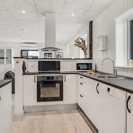 3 Bedroom Amazing In Prázdninový dům *