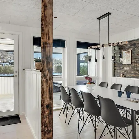 3 Bedroom Amazing In Casa vacanze